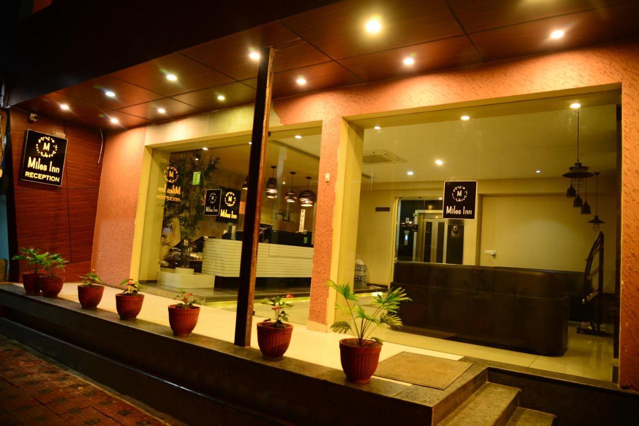 Miles Inn Hotel Hassan Buitenkant foto